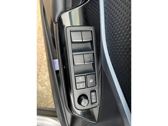 Toyota C-HR 2.0 Hybrid First Edition 2020 Hybride Benzine 9
