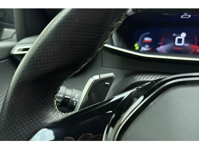 Peugeot 2008 1.2 PureTech GT-Line 2020 Benzine 23