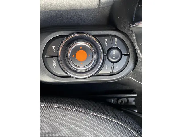 MINI Cooper Mini 1.5 Business 2015 Benzine 27