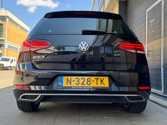 Volkswagen Golf 1.5 TSI Highline Business R 2018 Benzine 10