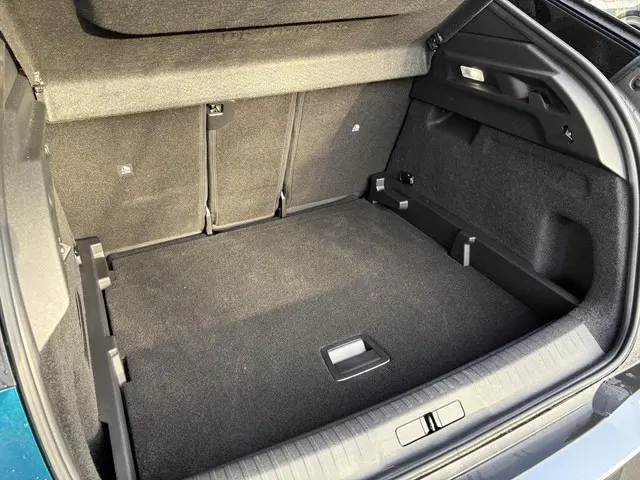 Peugeot 3008 1.2 Hybrid 145 GT 2025 Hybride Benzine 18