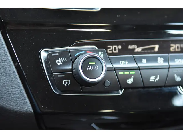 BMW X1 xDrive20i Executive 2017 Benzine 27