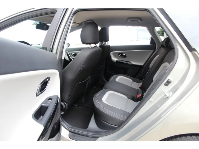 Kia cee'd Sportswagon 1.6 GDI DynamicLine 2015 Benzine 34