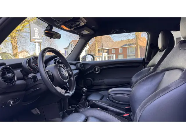 MINI Cooper Mini 1.5 Business 2018 Benzine 12