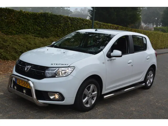 Dacia Sandero 0.9 TCe Laureate automaat 2018 Benzine 2