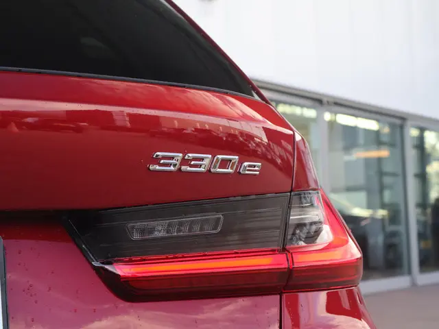 BMW 3 Serie Touring 330e 2025 Hybride Benzine 36