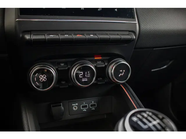 Renault Clio TCe 90 Intens 2021 Benzine 44