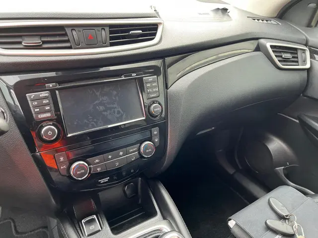 Nissan QASHQAI 1.2 Tekna - Front Schade - BPM 2014 Benzine 20