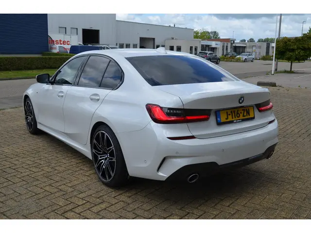 BMW 3 Serie 2.0 260 pk M-Sport Edition / 19"M / 2020 Benzine 6