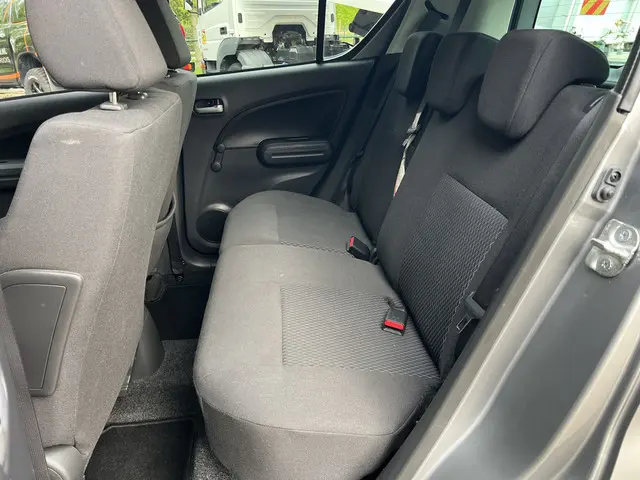 Suzuki Splash 1.2 Exclusive EASSS 2015 Benzine 15