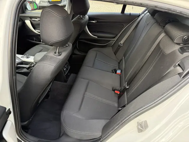 BMW 1 Serie 118i Executive Automaat 2018 Benzine 10
