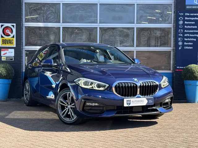 BMW 1 Serie 118i Executive Edition 2019 Benzine 45