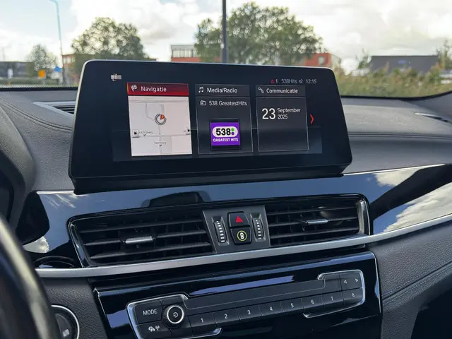BMW X2 sDrive20i High Executive 2023 Benzine 14