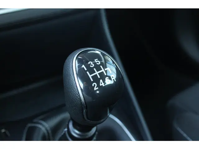 Ford Fiesta 1.0 EcoBoost Hybrid Titanium 2022 Benzine 26