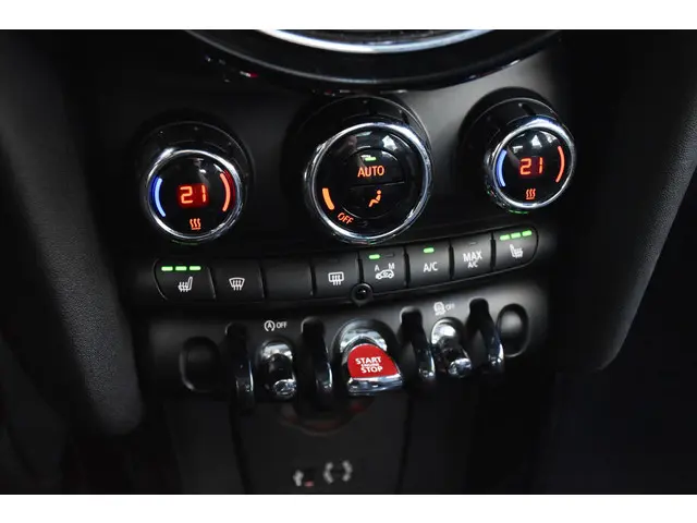 MINI Cooper S Mini 2.0 Serious Business 2014 Benzine 24