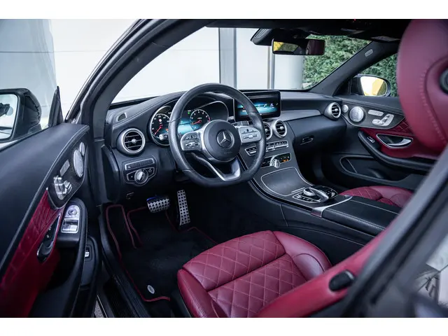 Mercedes-Benz C-Klasse Coupé 300 AMG 2019 Benzine 3