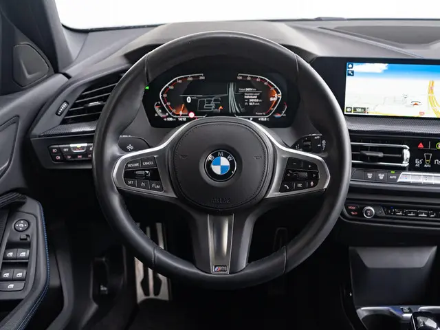 BMW 1 Serie 5-deurs 118i 2023 Benzine 8
