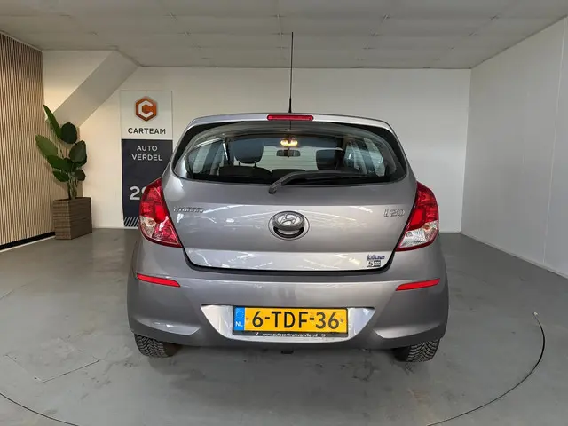Hyundai i20 1.2i i-Deal Airco, LMV 2014 Benzine 11