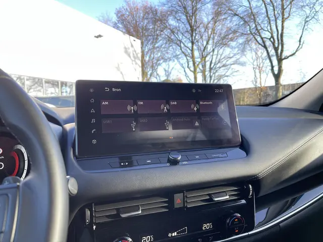 Nissan QASHQAI 1.3 MHEV Xtronic N-Connecta 2024 Benzine 18