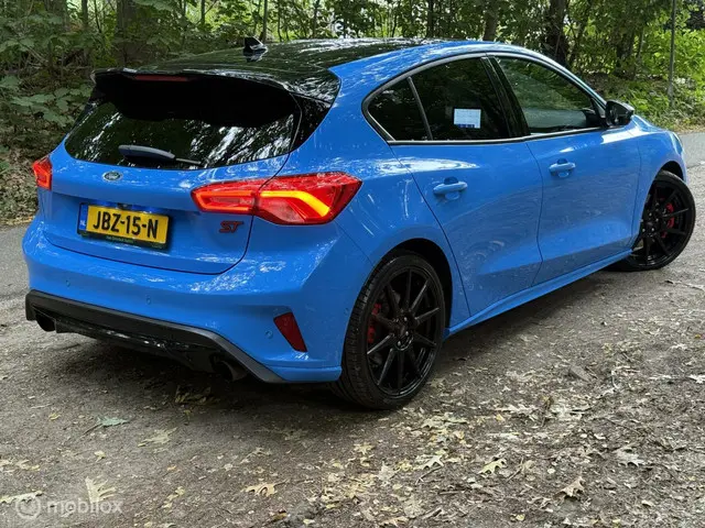 Ford Focus 2.3 EcoBoost ST-X BJ.2022 281pk 2022 Benzine 12