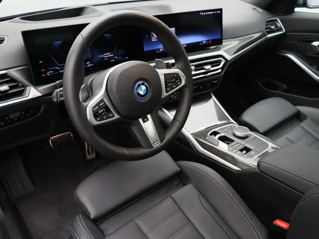 BMW 3 Serie Sedan 320e 2025 Hybride Benzine 10