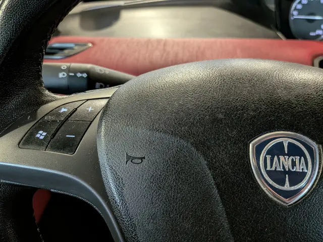 Lancia Ypsilon 1.2 Platinum 2013 Benzine 12