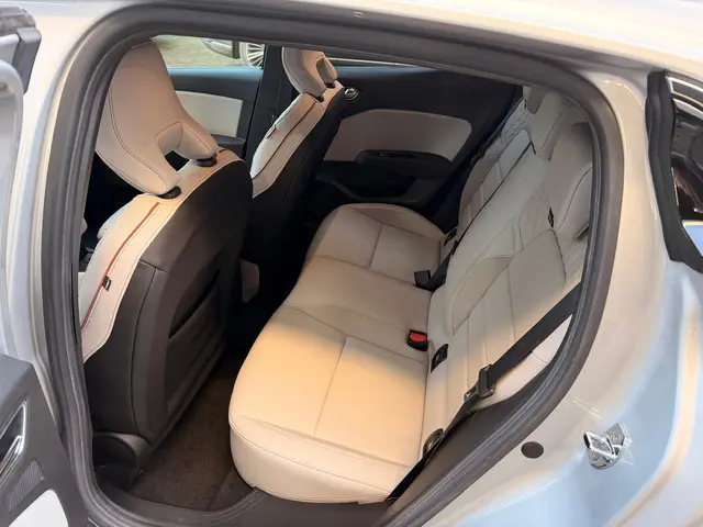 Renault Clio 1.3 TCe Initiale Paris 2020 Benzine 14