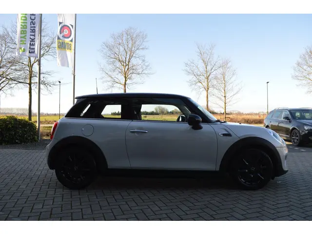 MINI Cooper Mini 1.5 Serious Business autom. 2017 Benzine 5