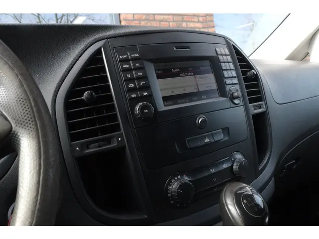 Mercedes-Benz Vito 109 CDI Lang 2015 Diesel 9