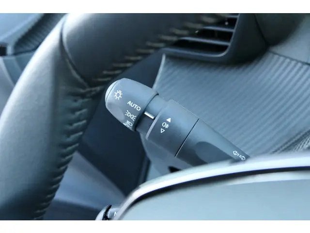 Peugeot 208 1.2 PureTech Active Pack 2022 Benzine 29