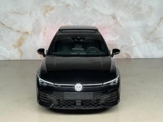 Volkswagen Golf 1.5 eTSI R line / Pano / H&K / 2025 Benzine 5