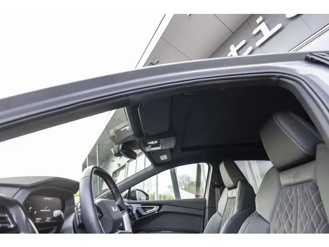 Audi Q4 e-tron 35 S edition 55 kWh 2022 Elektrisch 13