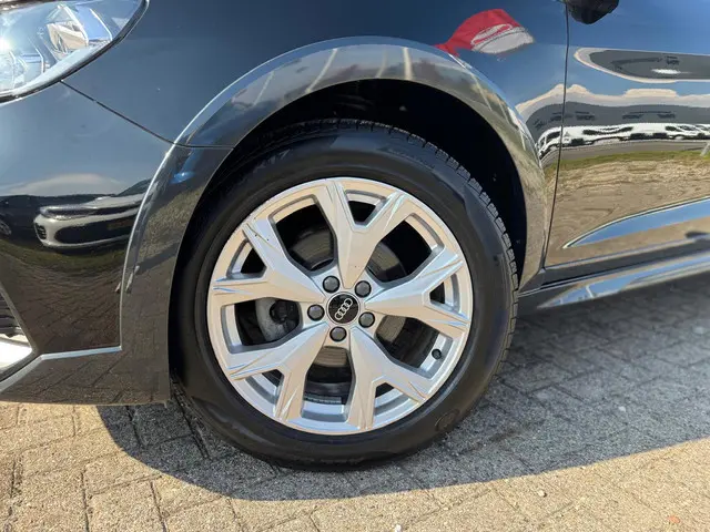 Audi A1 citycarver 30 TFSI epic 2020 Benzine 44