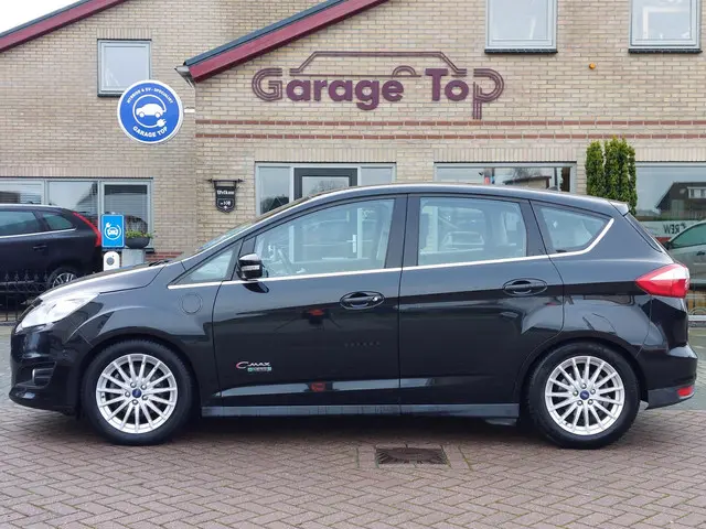 Ford C-MAX 2.0 Hybrid Titanium+ 2015 Hybride Benzine 9