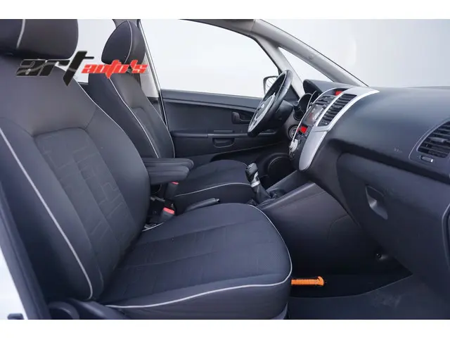 Kia Venga 1.4 CVVT Vibe 2014 Benzine 24