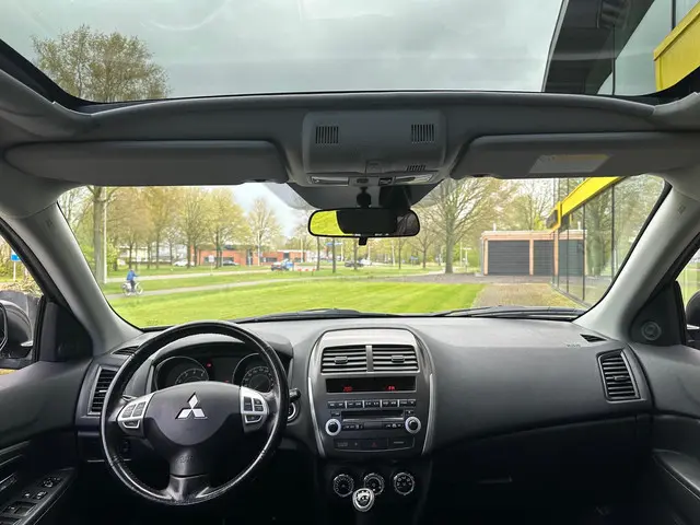 Mitsubishi ASX 1.6 Intense ClearTec 2013 Benzine 9