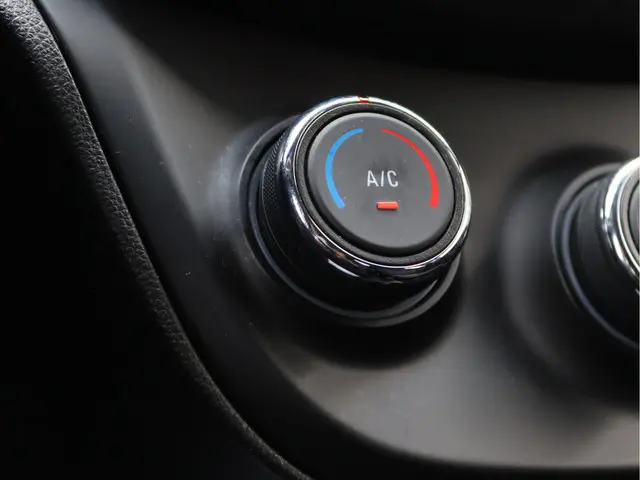 Opel KARL 1.0 Rocks Online Edition 2018 Benzine 41