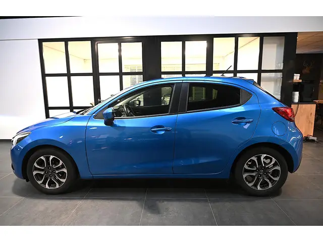 Mazda 2 2