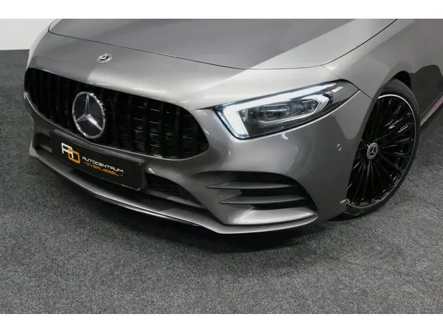 Mercedes-Benz A-Klasse 200 AMG Line 2021 Benzine 41