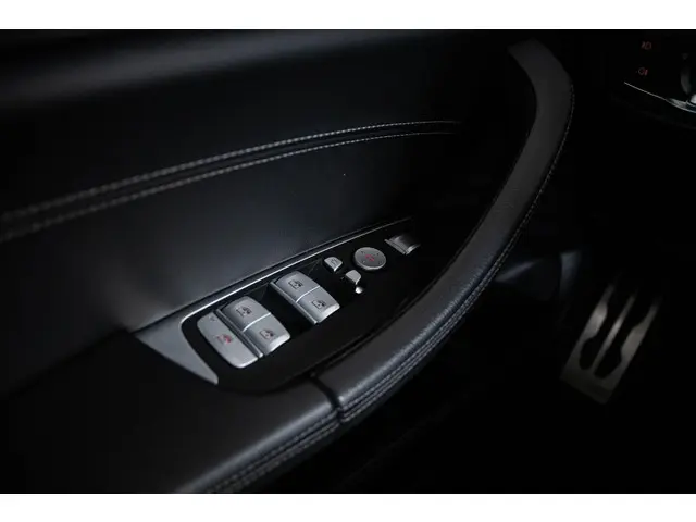 BMW X3 xDrive20i High Executive 2018 Benzine 55