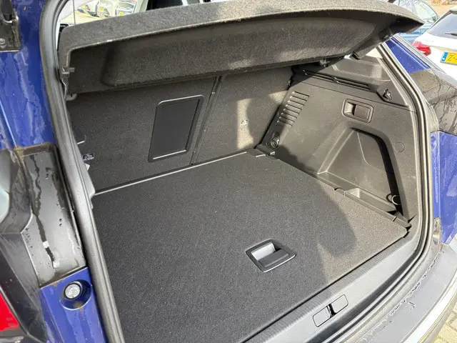 Peugeot 3008 1.2T Automaat Active 2019 Benzine 12