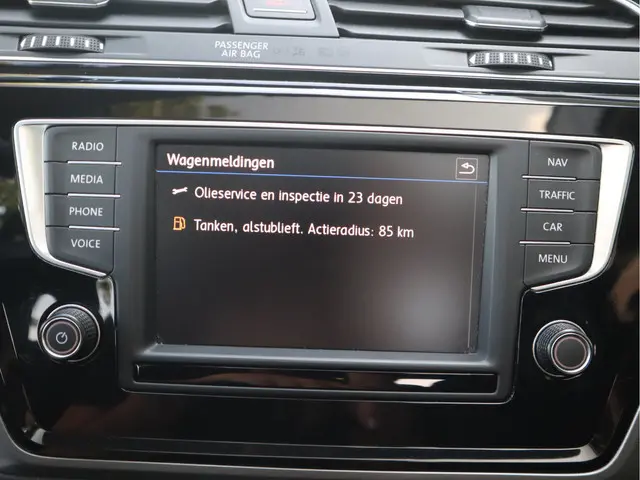 Volkswagen Touran 1.2 TSI Connected Series 2017 Benzine 25