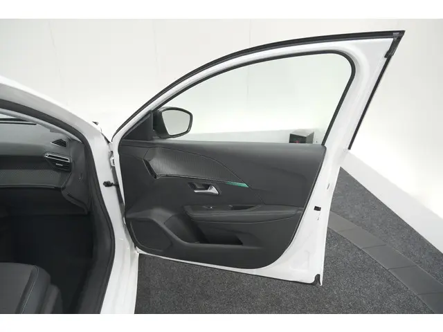 Peugeot 208 PureTech 100 Allure Pack 2023 Benzine 56