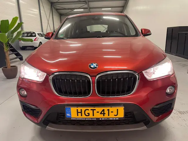 BMW X1 SDrive18i 2019 Benzine 2