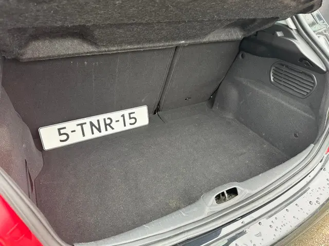 Peugeot 208 1.2 VTi Envy 2014 Benzine 30