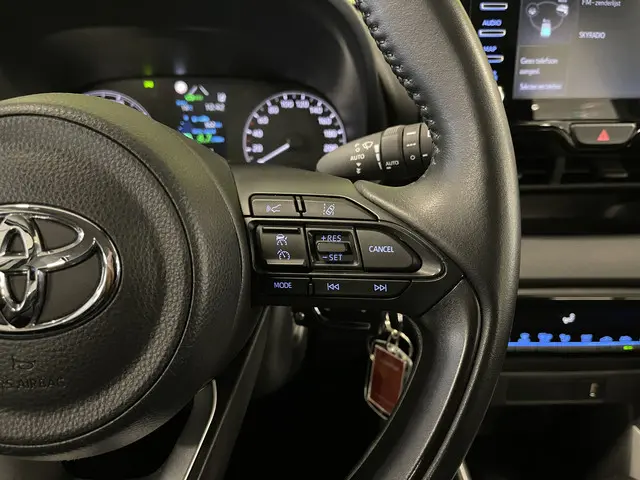 Toyota Yaris 1.5 Hybrid Active 2023 Hybride Benzine 22