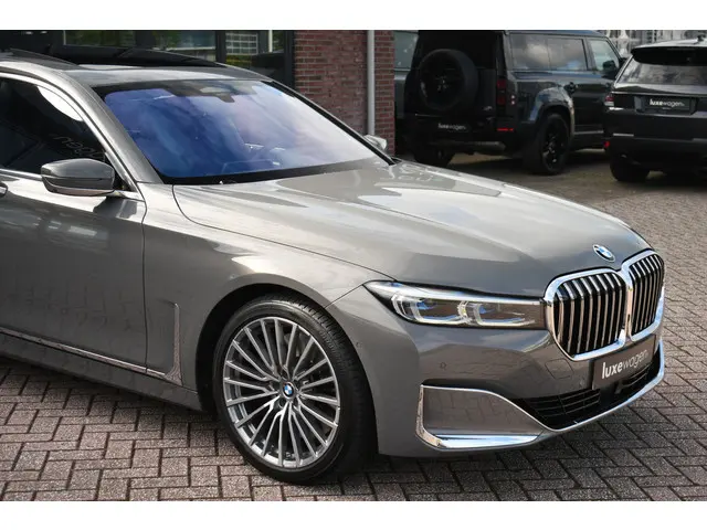 BMW 7 Serie M760Li xDrive 2019 Benzine 53
