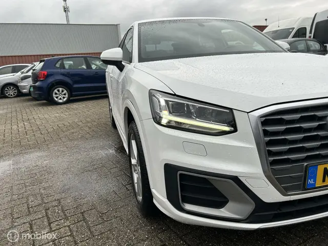 Audi Q2 3