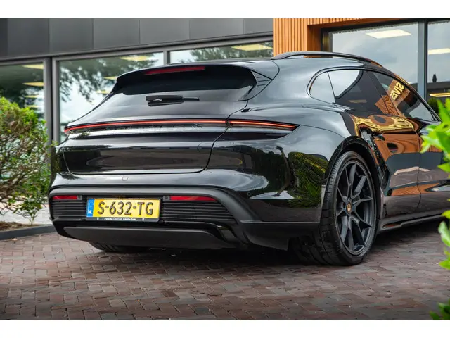 Porsche Taycan Sport Turismo GTS 93 kWh 2023 Elektrisch 7