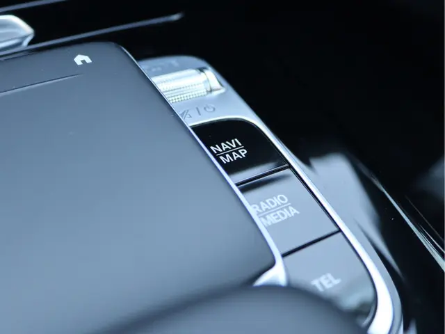 Mercedes-Benz A-Klasse 200 AMG-line 2019 Benzine 60